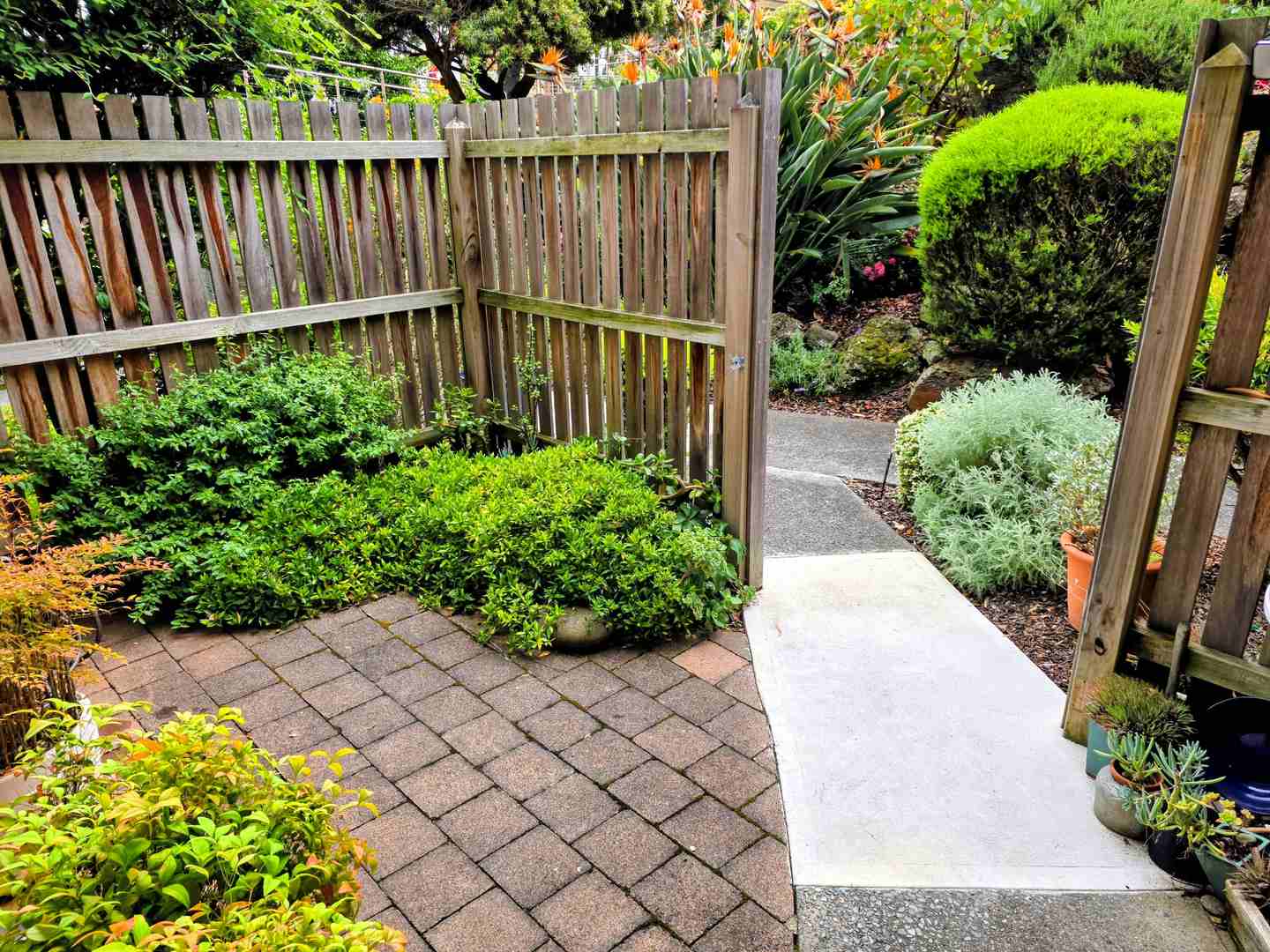 Maranoa Close Retirement Village Balwyn Vic,3103 Unit 19 2 x Bedroom ground floor with courtyard and carport