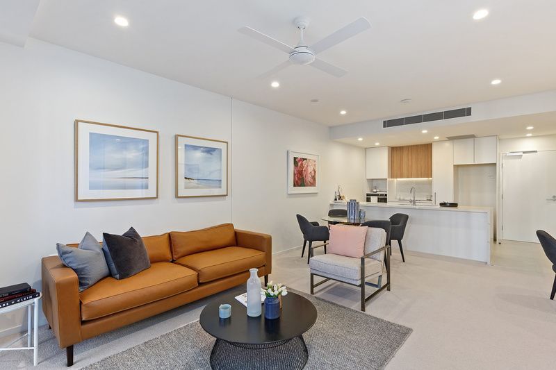 Beautiful south-facing two-bedroom apartment