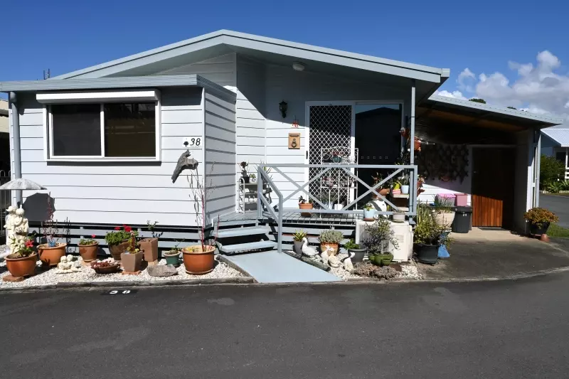 The Palms Village - Over 55's pet friendly Lifestyle Village