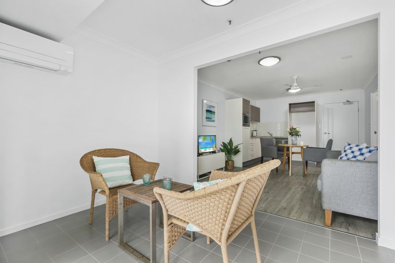 Charming one bedroom villa with study