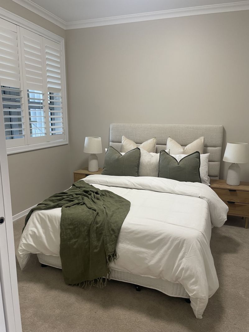 Discover the perfect blend of style and convenience in the Gabba