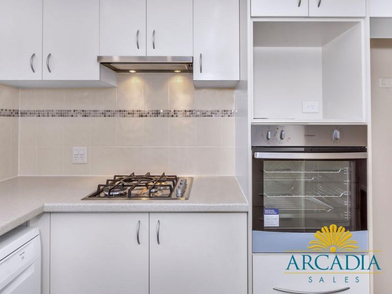 ARCADIA WATERS MANDURAH - Light & Bright, Carol 02 Design