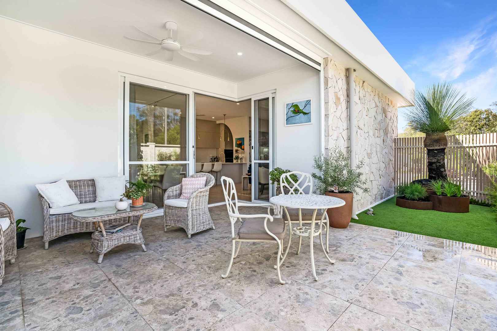 Resale - Home 149 - Tranquil Corner Retreat with Palm Lake Inspired Design