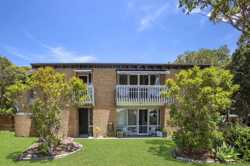 Bright and sunny first floor unit