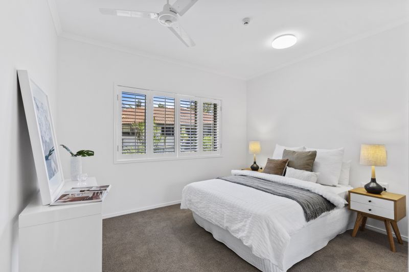 Spacious ground-level apartment