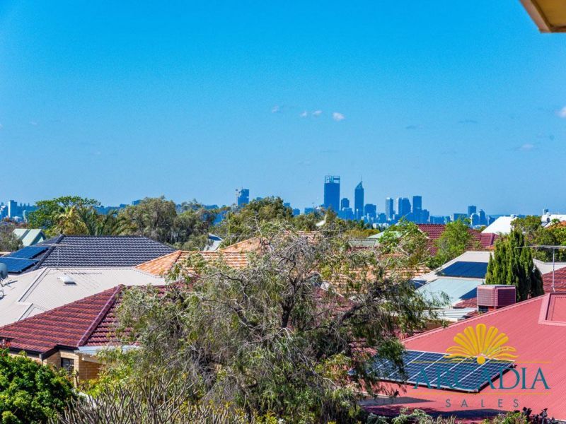 Arcadia Waters Bicton - Views, Views & More Views...