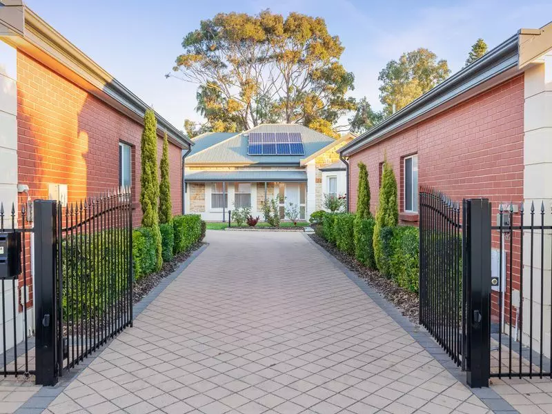 Live in style and prestige by the sea!