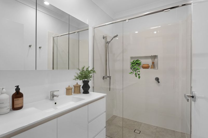 2-bedroom with beautiful spacious outdoor area