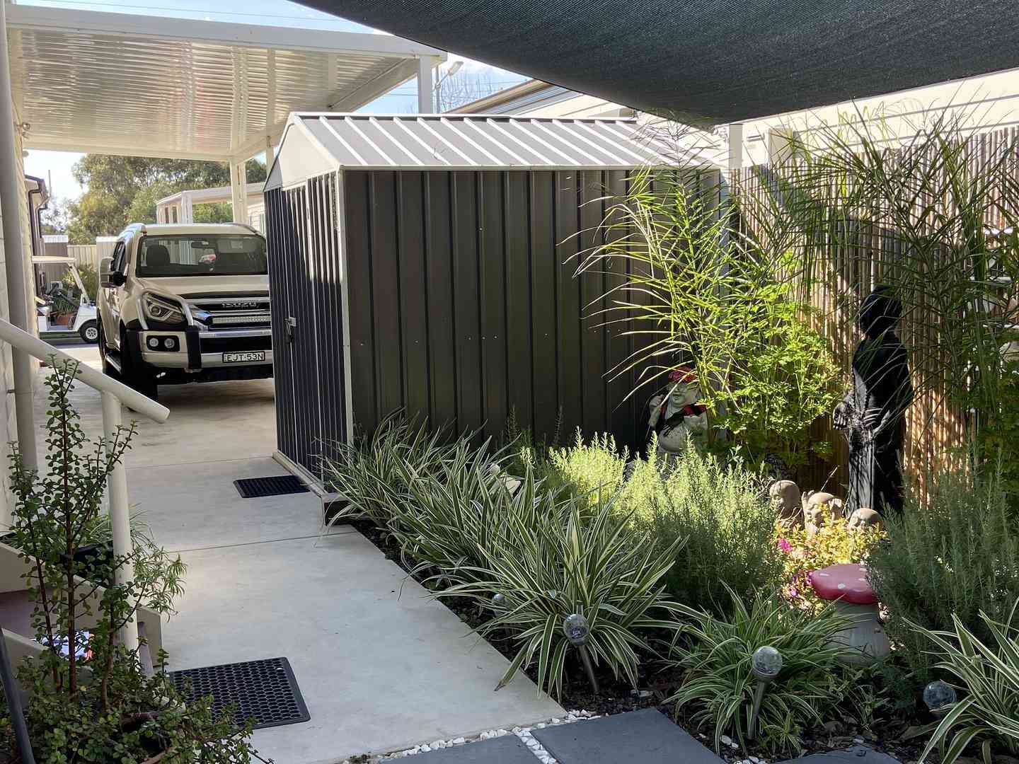 Albury Gardens Lifestyle Village - Near New 3 Bedroom Home