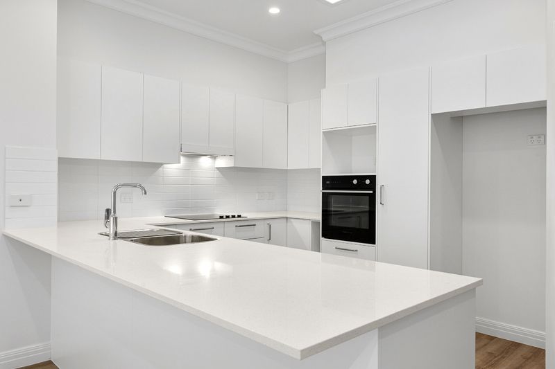 Spacious Living, Sunny Courtyard