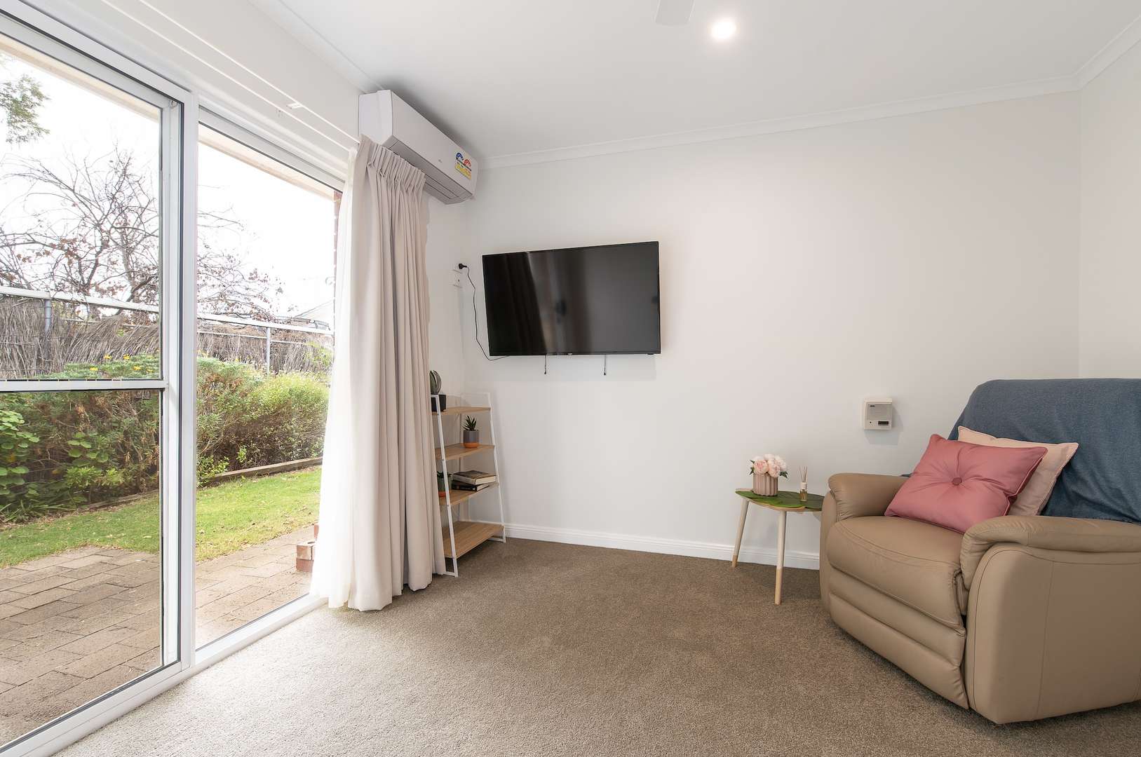 Spacious Serviced Apartment 