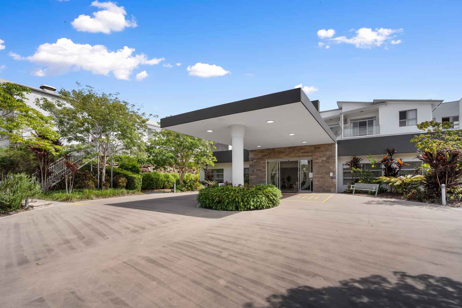 Modern one bedroom self-contained apartment