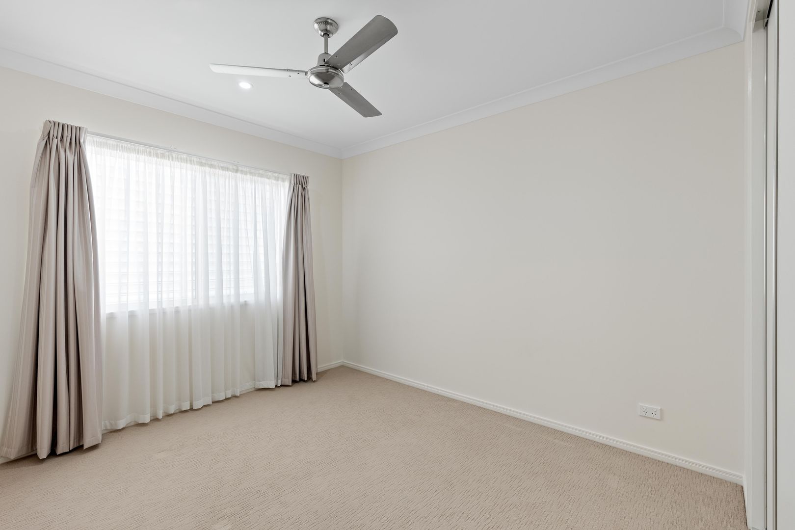 Home 95 | Lakeside Living