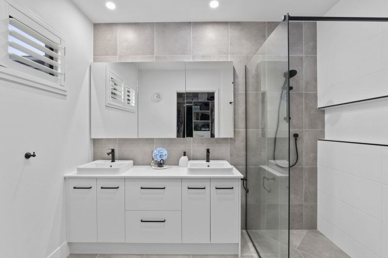 Site 135 - Established Kalbar