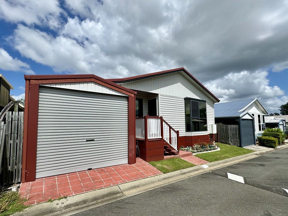 Elegant 3-Bedroom Residence in Over 50s Lifestyle Resort - GREENBANK GARDENS