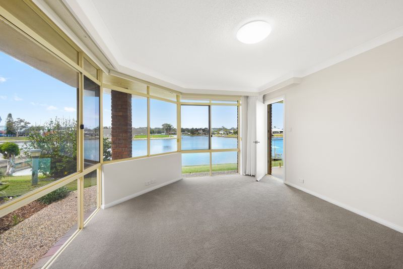 Under Offer -Ground Unit with a stunning Waterfront Location