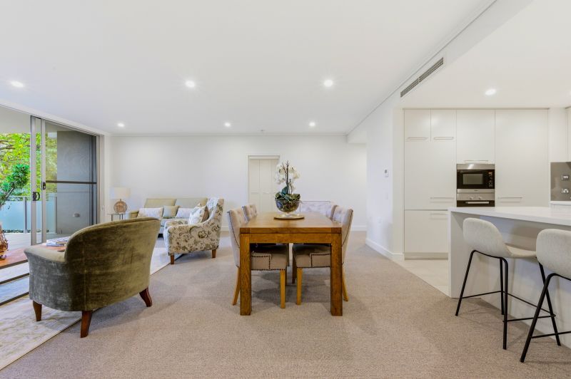 Elegant Apartment, Lush Surrounds
