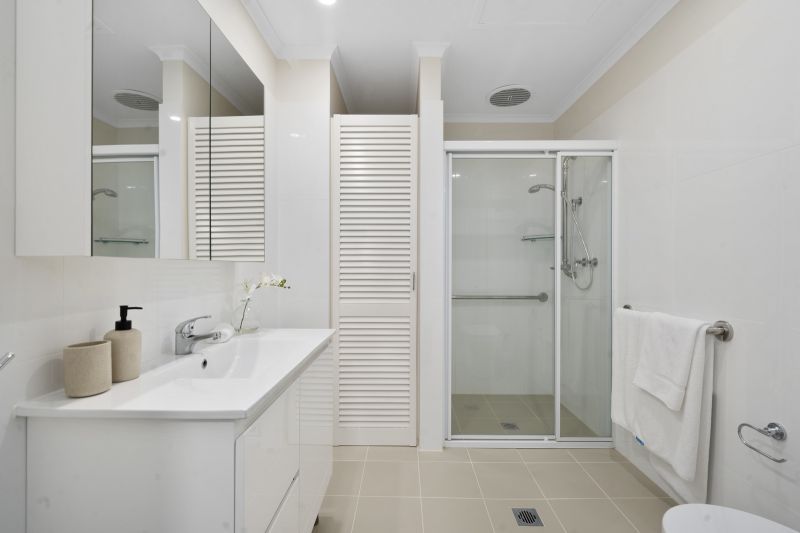 Sunny one-bedroom apartment