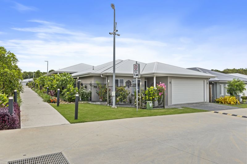 3 Bedroom Home with Stunning Sunroom