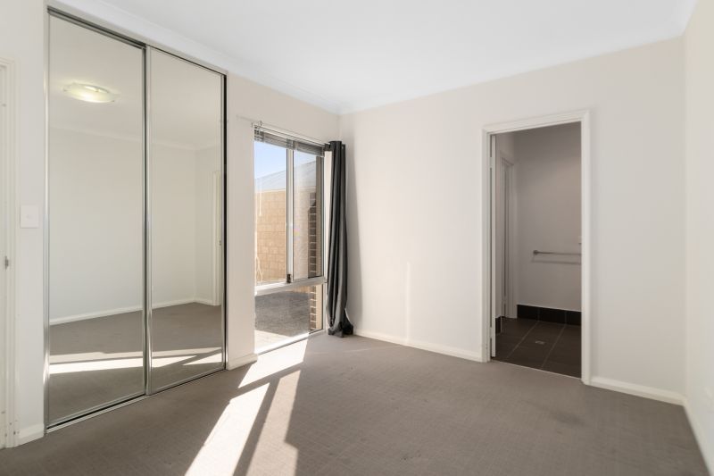 Ticking All Boxes: Location, Modern, Spacious & NO STRATA