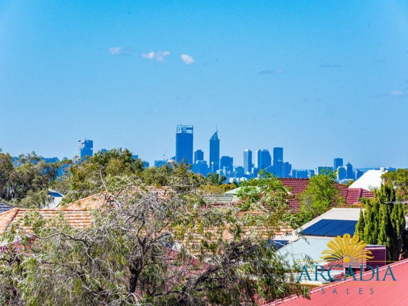 Arcadia Waters Bicton - Views, Views & More Views...