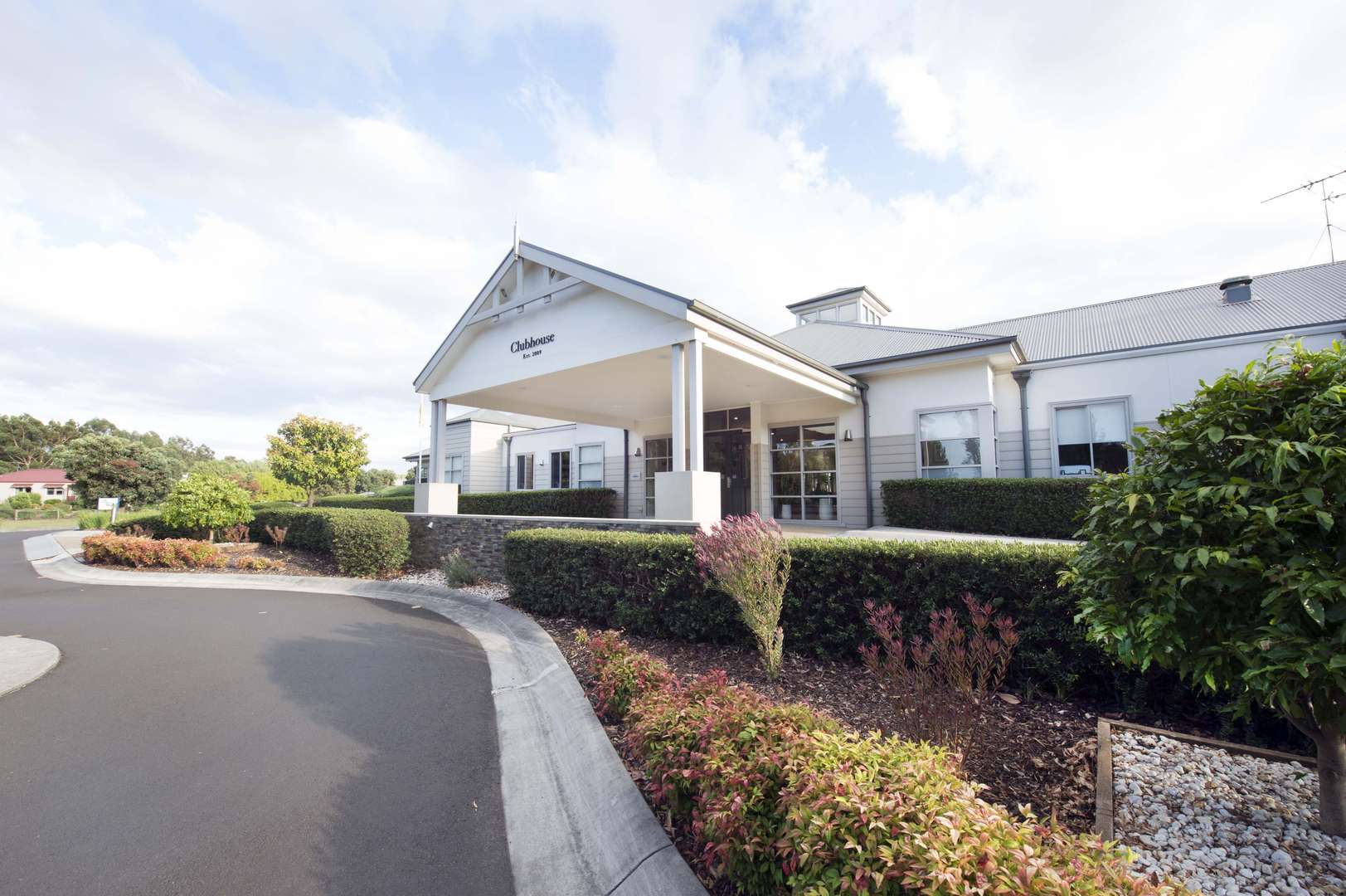 Lifestyle Warragul - Timeless country meets cosmopolitan living.