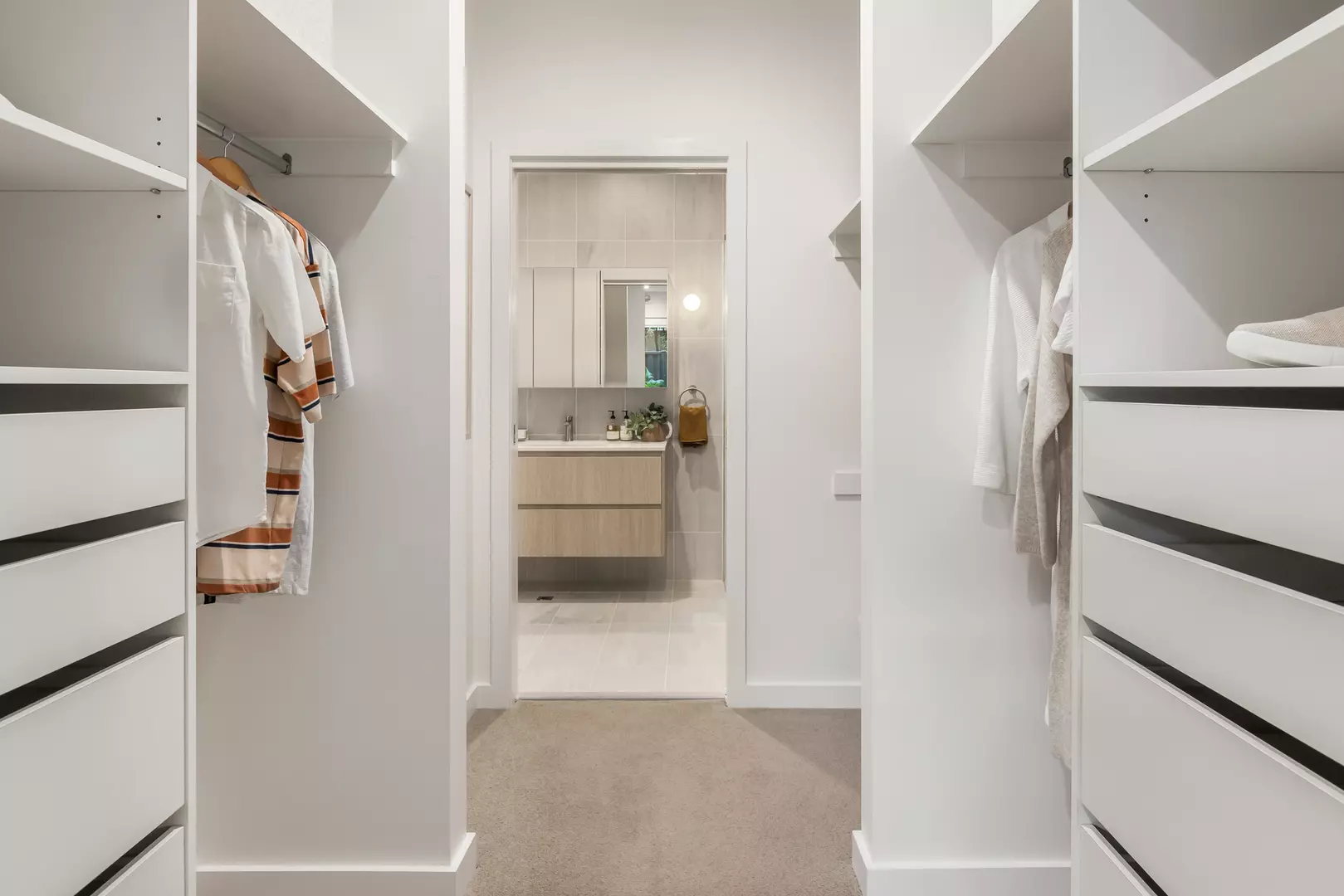 142/100 Station Street Burwood, VIC 3125