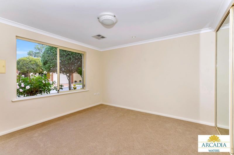 ARCADIA WATERS MANDURAH - ENJOY RETIREMENT WITH THIS 2 BED 2 BATH HOME