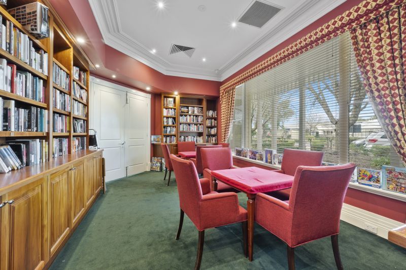 Two Bedroom Home Close To Clubhouse and Pool