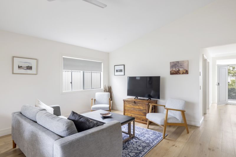 Well-presented 2 bedroom plus study