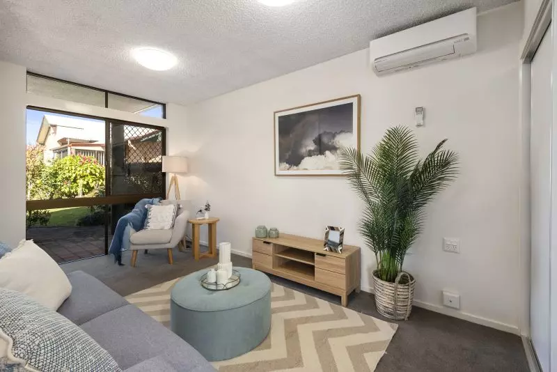 Available now! 2-bedroom villa in great location