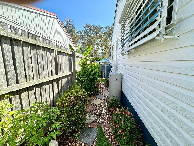 WONDERFUL LOW MAINTENANCE LIFESTYLE - GREENBANK GARDENS