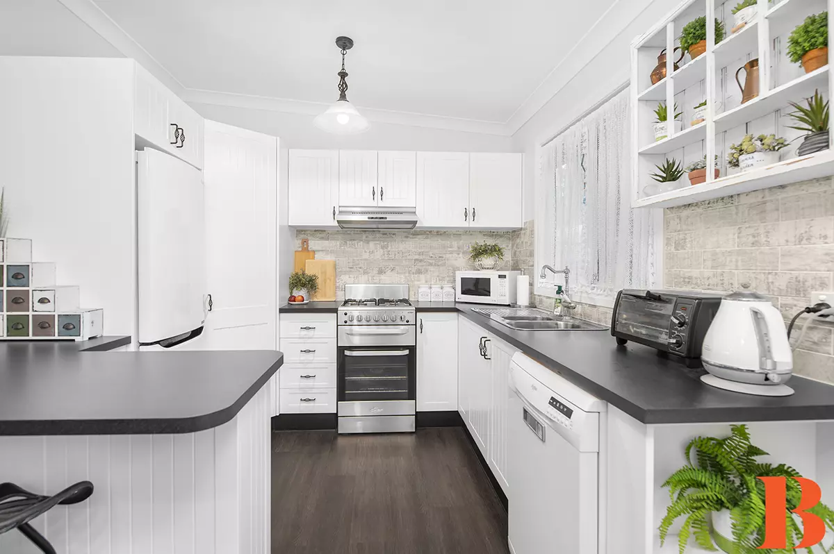 UNDER CONTRACT - DEPOSIT TAKEN -Splendid Presentation - Spacious Living - 2 Car Parking