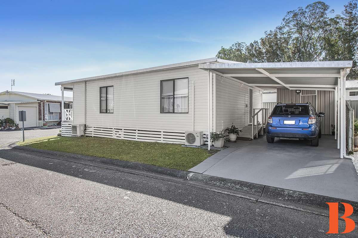 DEPOSIT TAKEN / UNDER CONTRACT - Two Large Bedooms - Corner Location - minutes walk to Shopping