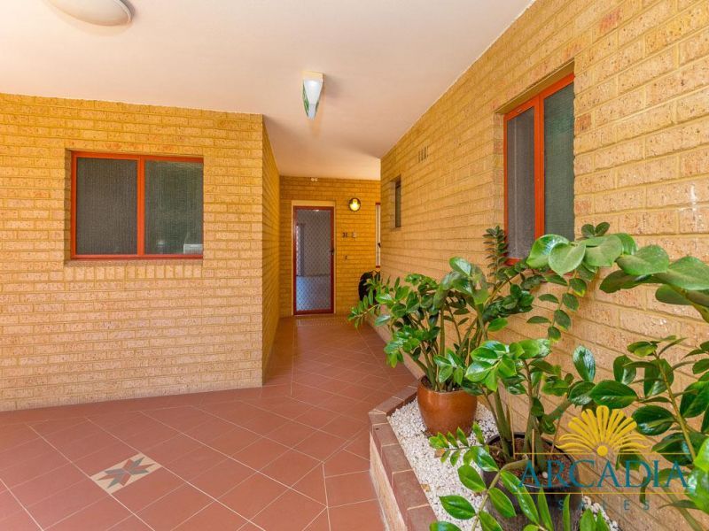 ARCADIA WATERS BICTON - 3 Bedroom, First Floor Stunner...