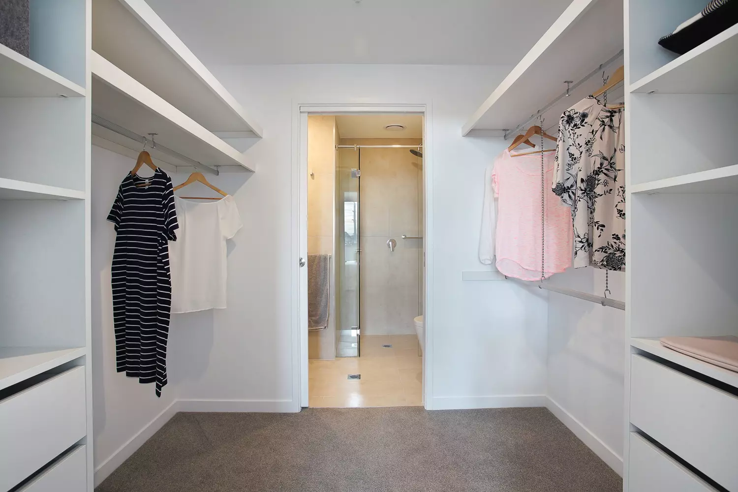 Light, Space and Stunning City Views-Last Remaining 3 Bedroom! Apt 201