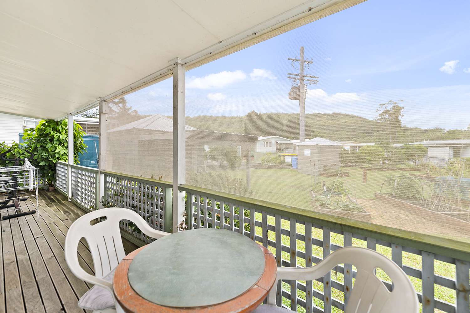 So Much Space - Renovate to your own preferred style - 3 Bedrooms / 2 Full Length Verandas