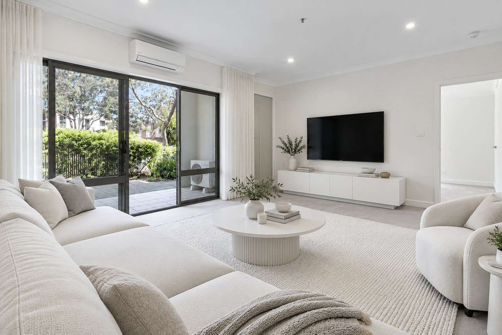 Beautiful & Bright Ground Floor Apartment