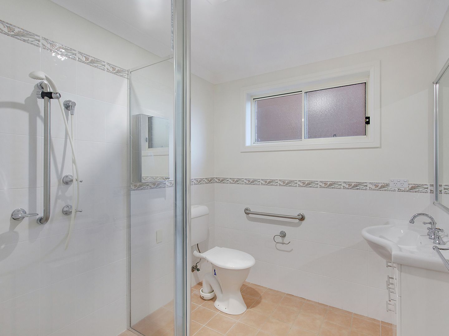 10/12 Laurie Street, Laurieton