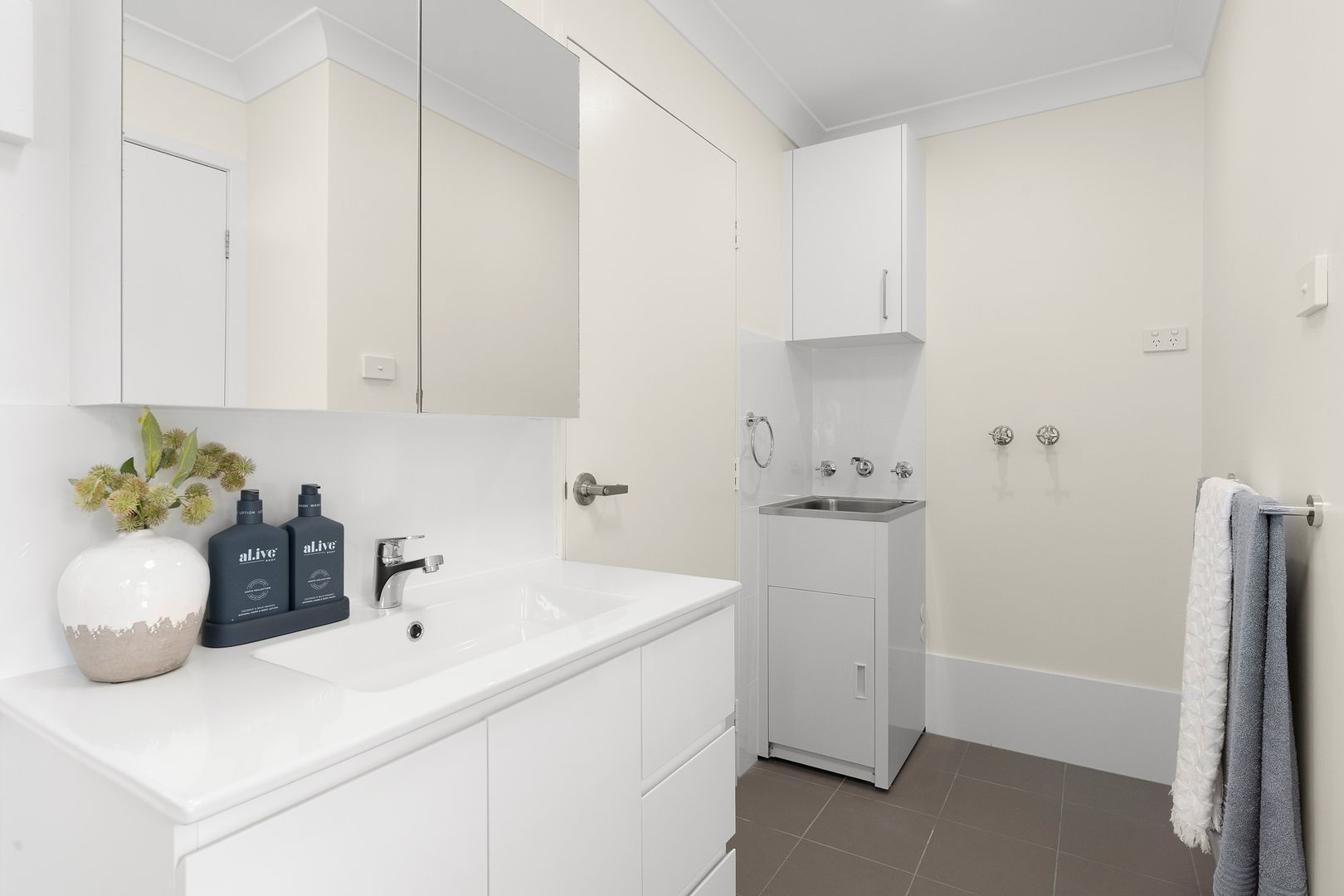 Spacious 2 Bedroom Home in a secluded setting
