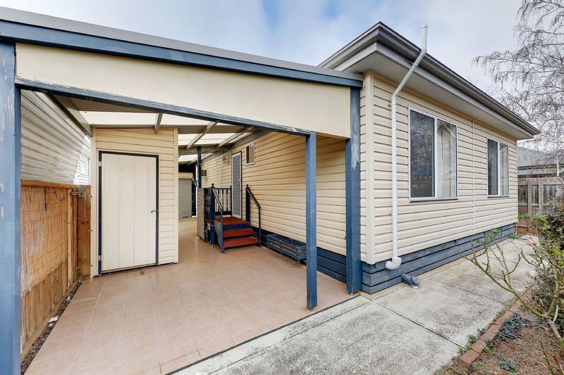 2 bedroom home in pet friendly community