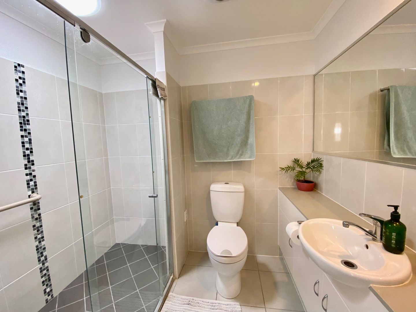 FRESH COASTAL LIVING