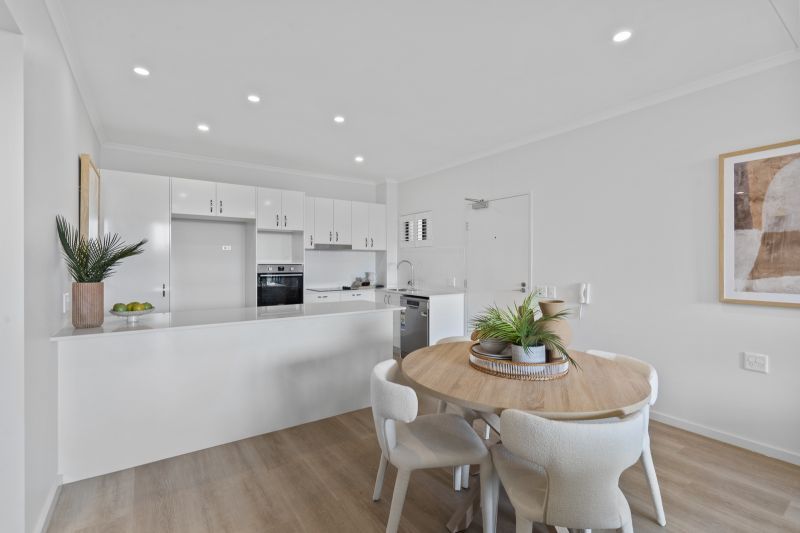 Beautiful unit with river views