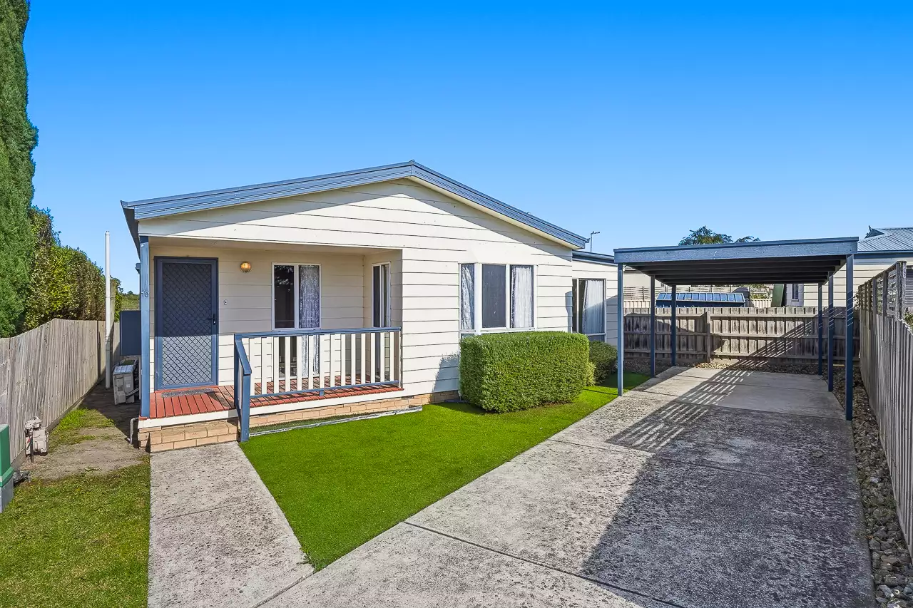 Palm Lake Resort Willow Lodge