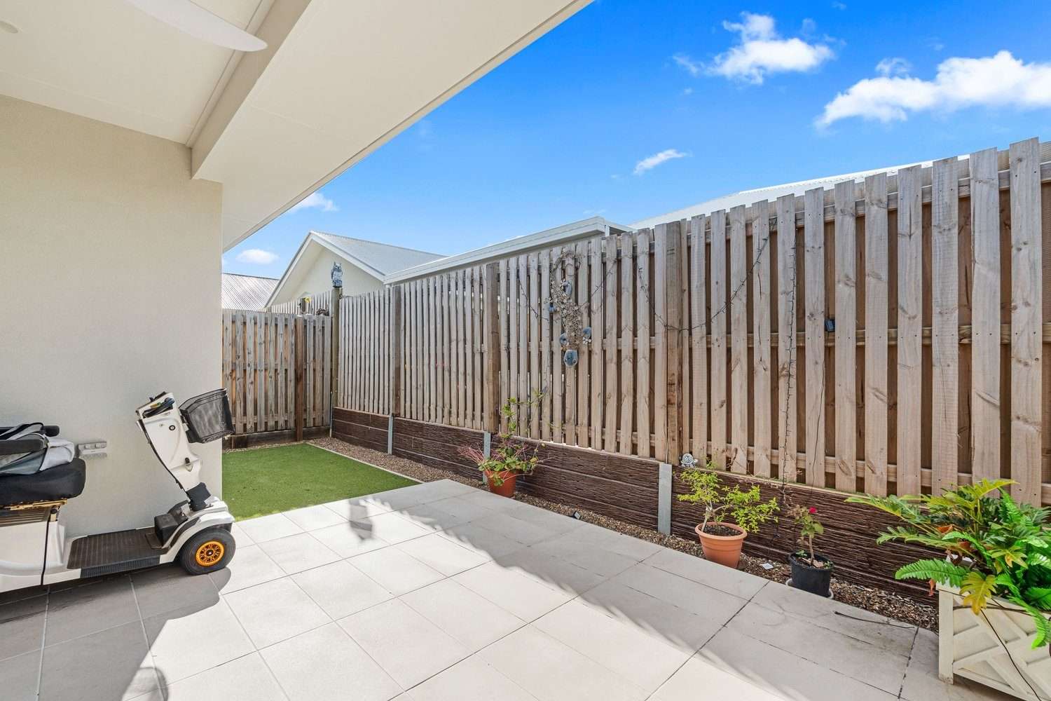 Near Park, Easy Living