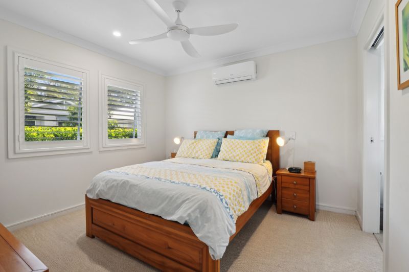 Stylish Living with Lovely Green Surrounds