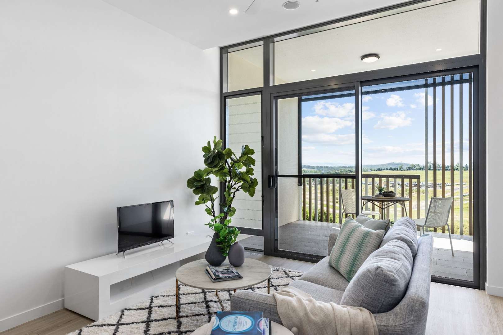 Spacious and bright two-bedroom apartment