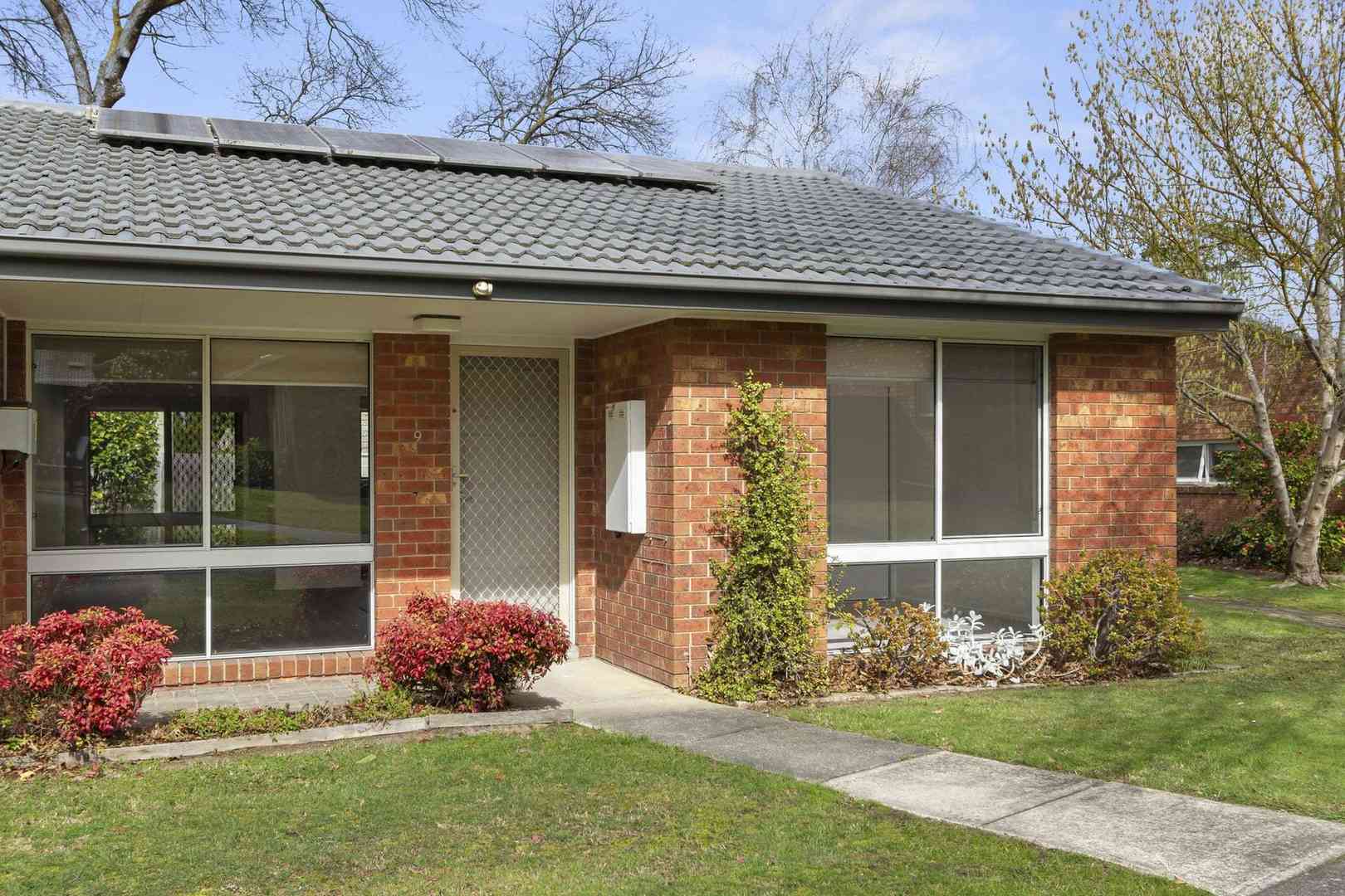 A Fresh Start - Updated Unit, Garden Outlook