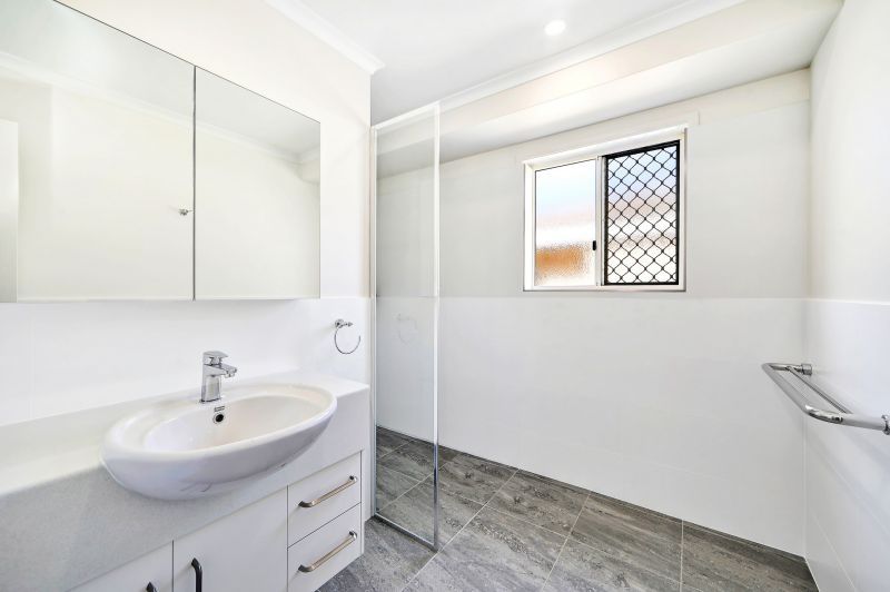 A quiet, peaceful garden surrounds this large 3 bedroom villa