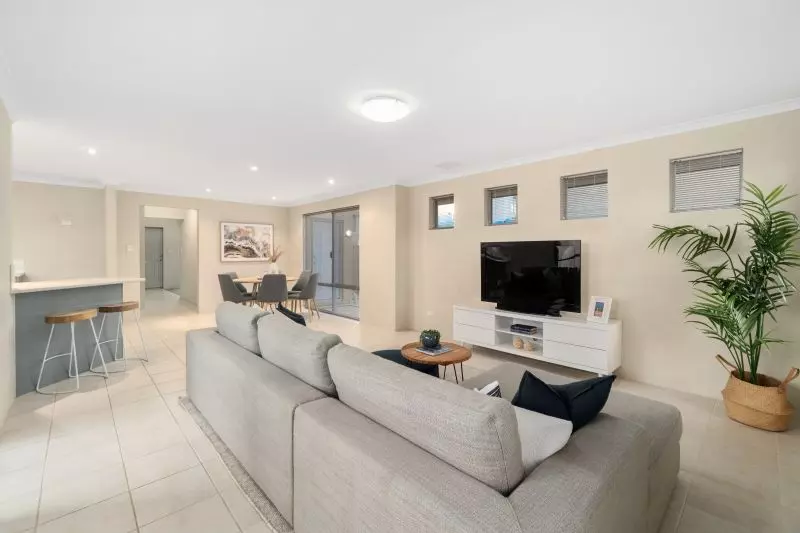 Beachside and Coastal Retreat Living!